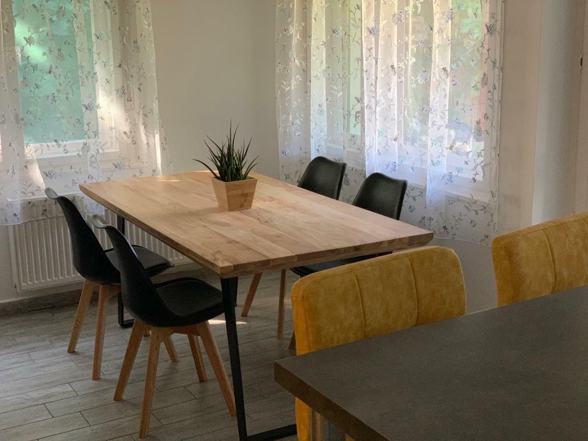 Csuka48 Apartman Szarvas Ngoại thất bức ảnh