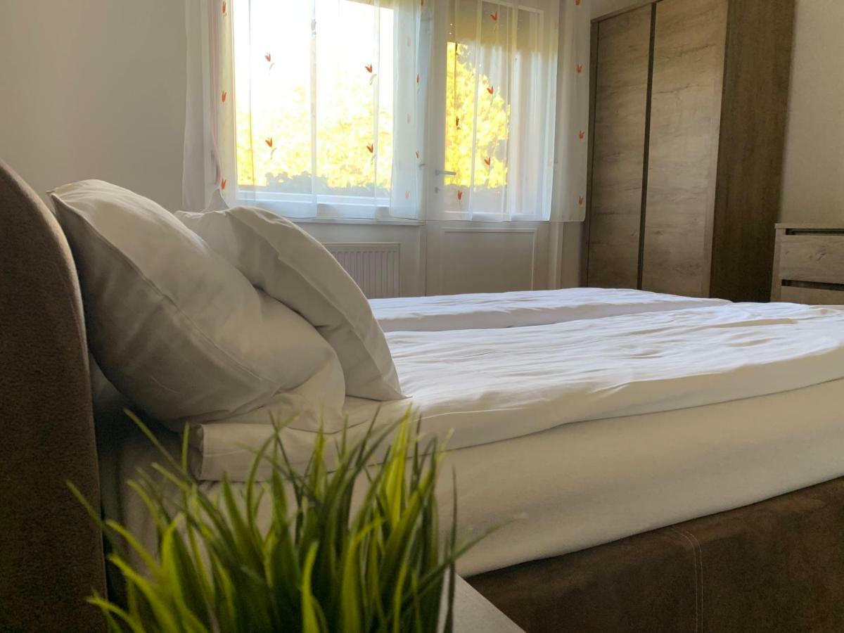Csuka48 Apartman Szarvas Ngoại thất bức ảnh